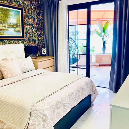 With Terrace And Pool, Cristianos Апартаменты *