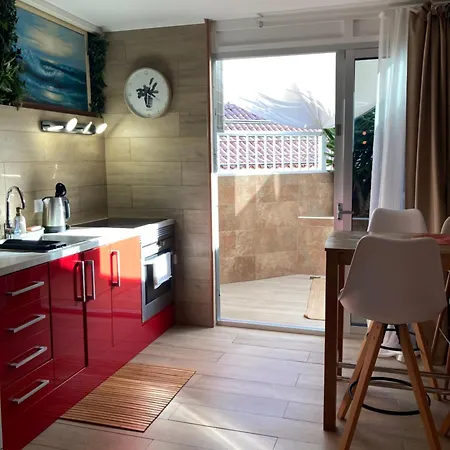 With Terrace And Pool, Cristianos Апартаменты