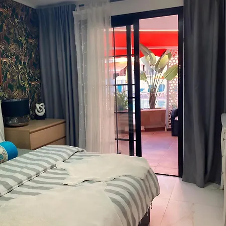 Апартаменты With Terrace And Pool, Cristianos