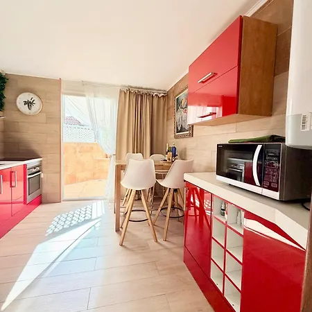 Lejlighed With Terrace And Pool, Cristianos