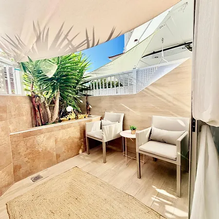 With Terrace And Pool, Cristianos Lejlighed *